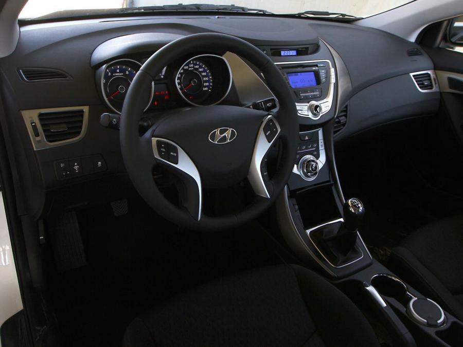  Hyundai Elantra 2010 года  (фото 17 из 19)